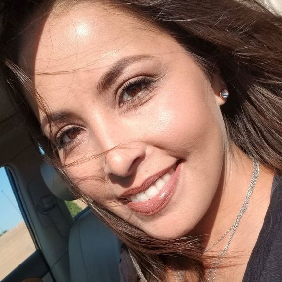 Meet your Posher, Dominga - Picture 1 of 1